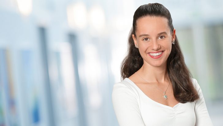  Angela Bertschmann